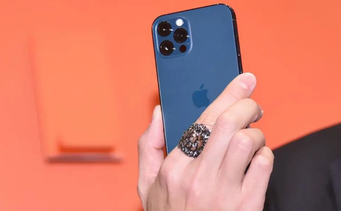 扎鲁特苹果手机维修分享iPhone12系列重启方法教程 